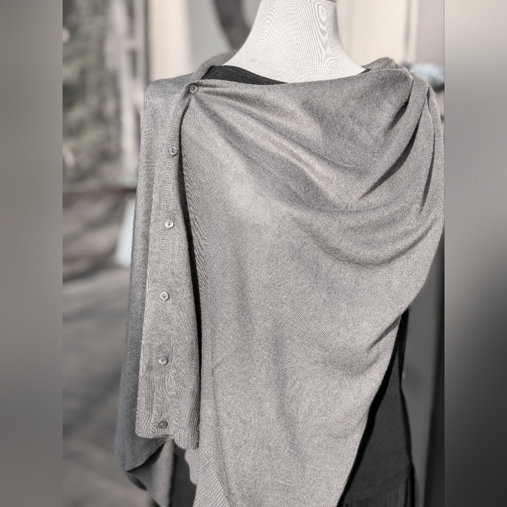 NWT Gray Simply Noel Bordeaux Wrap Scarf